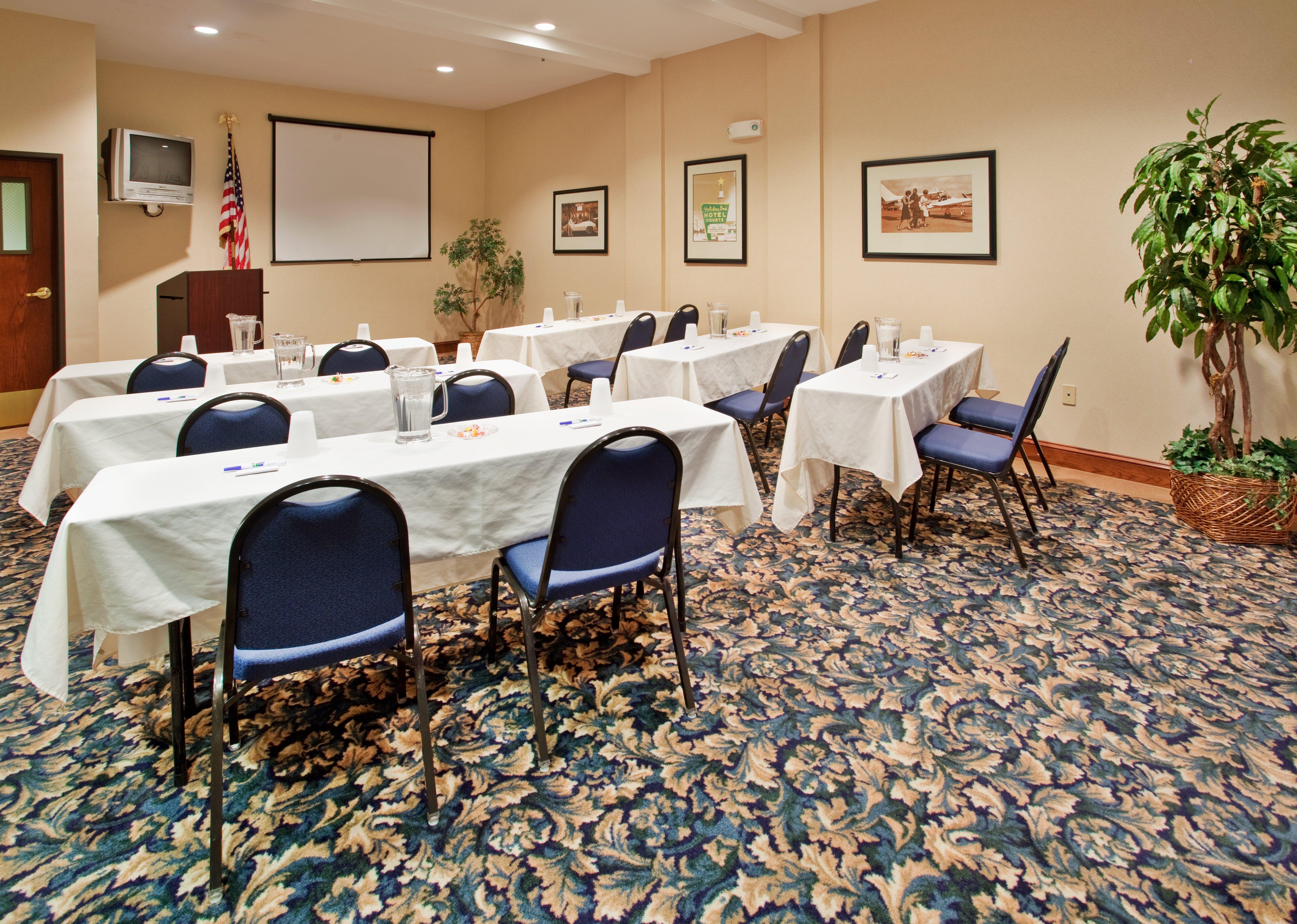 Holiday Inn Express Hotel & Suites Farmington, An Ihg Hotel Экстерьер фото