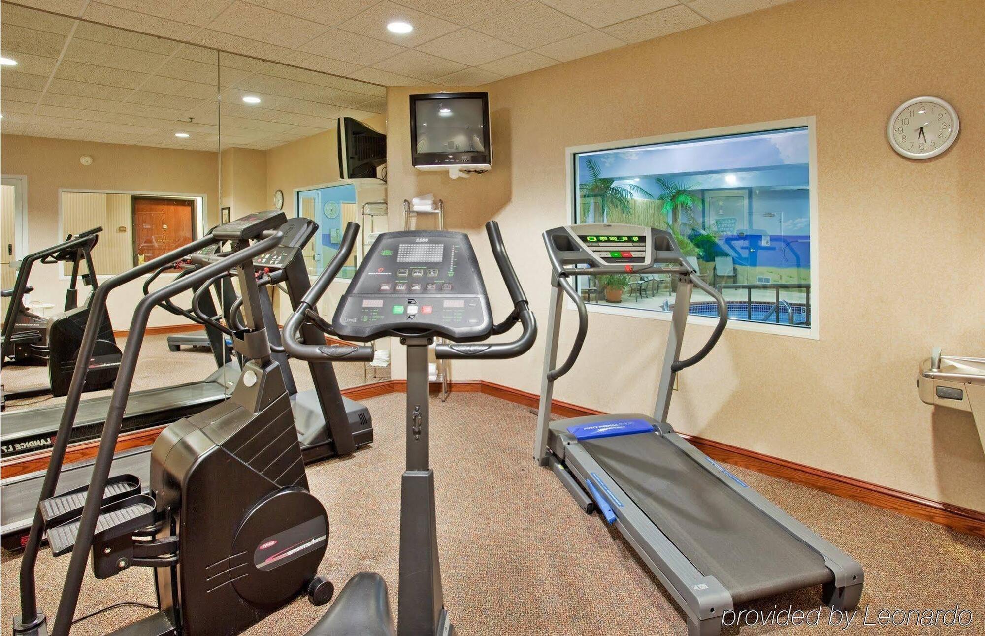 Holiday Inn Express Hotel & Suites Farmington, An Ihg Hotel Экстерьер фото